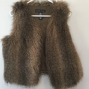 New York & Co faux fur vest